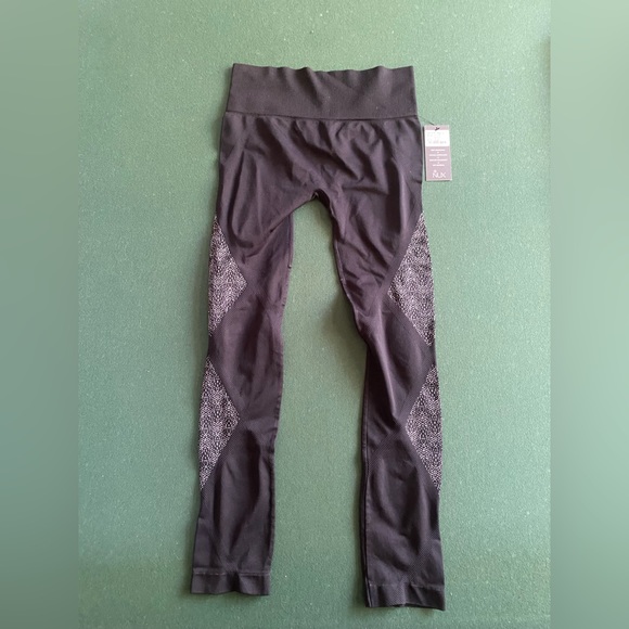 Nux Geneva Yoga Leggings NWT - Picture 3 of 6